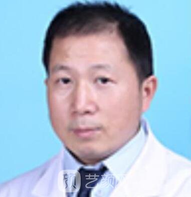 李偉