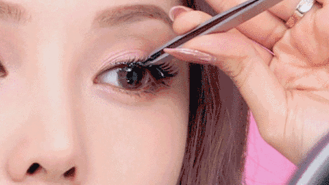 如何不整容也能擁有芭比大眼睛？讓你過(guò)年聚會(huì)成為較會(huì)放電的妞！