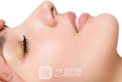 隆鼻手術你要了解的4個關鍵。