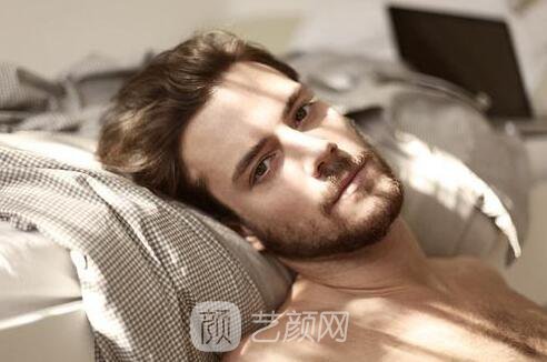 雙眼皮男生的帥也是不容忽視的。