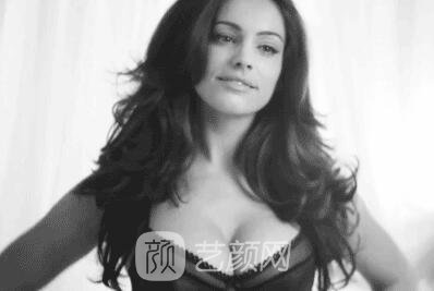 杭州隆胸失敗修復(fù)價(jià)錢是多少？附上胸部整形價(jià)格表！