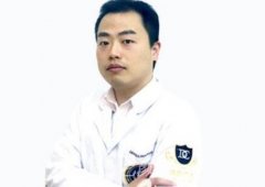 何幫偉
