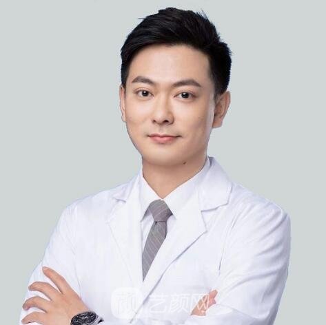 李爽