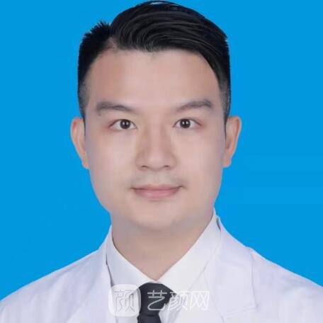 李煒偉