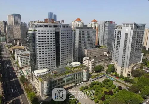 重醫(yī)附一院雙眼皮醫(yī)生哪