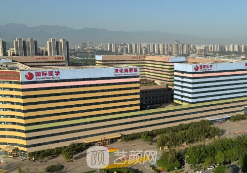 崔鑫腹壁整形報過黑料嗎