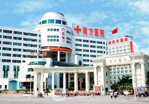 廖云君隆胸價格貴嗎?從醫(yī)