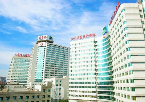 成都隆胸哪家醫(yī)院好？口