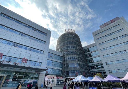 上海長(zhǎng)海醫(yī)院隆胸多少錢