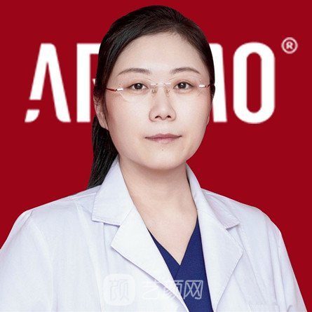 周偉