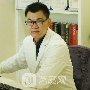 賀燕飛